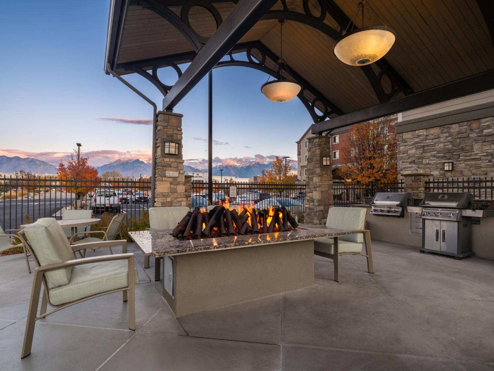 Staybridge Suites Midvale By Ihg Exterior foto